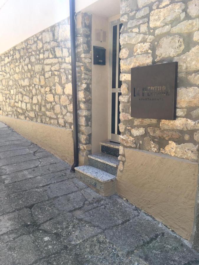 Apartaments La Pertusa 2O Corca  Exteriér fotografie
